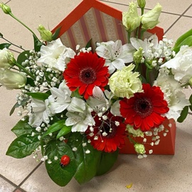 Flowerbox Nr.44 "Konverts" (lizantes, alstromērijas, gerberas, zaļumi)