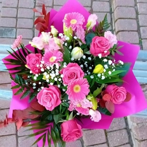 Ziedu pušķis Nr.199 (rozes, gerberas, lilijas, gipsofila, zaļumi)